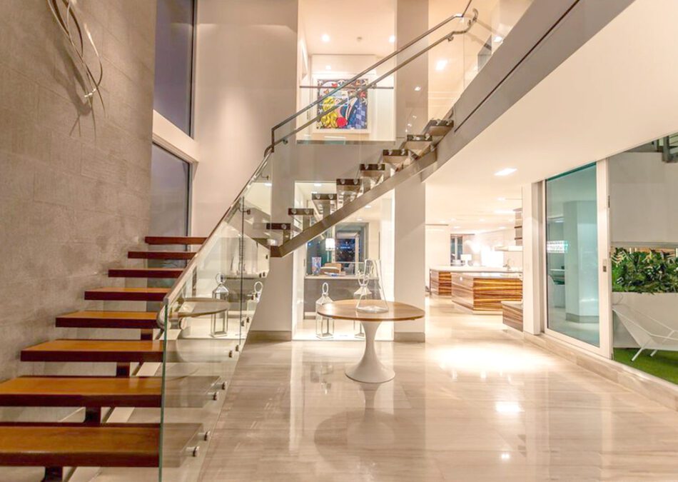 Floating Mahogany Staircase Design